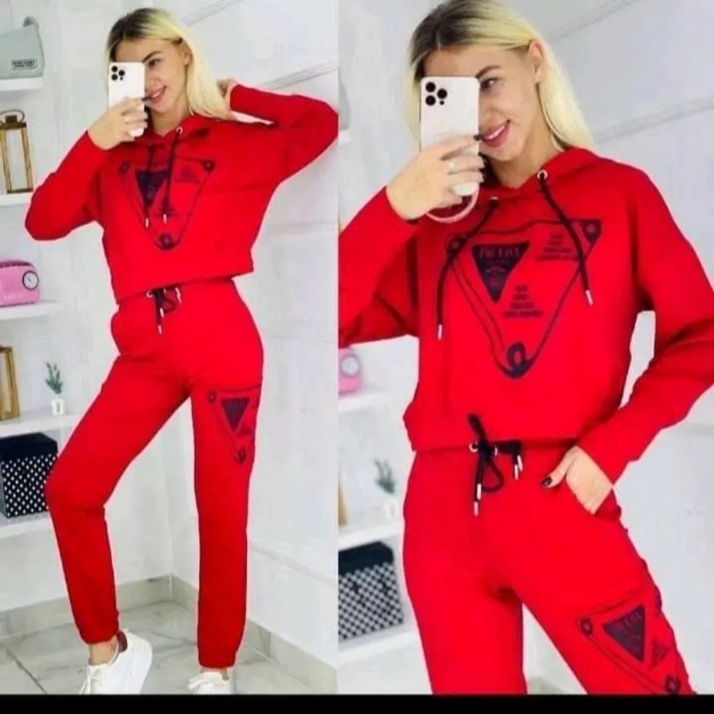 Tracsuit prada